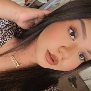 Meet your Posher, Dayanara